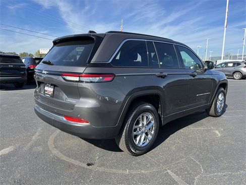 Certified 2025 Jeep Grand Cherokee Laredo X w/ Luxury Tech Group I image 9