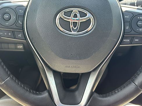 Used 2019 Toyota RAV4 XLE Premium FWD image 29