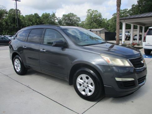 Used 2014 Chevrolet Traverse LS FWD image 18