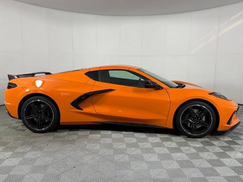 Used 2022 Chevrolet Corvette Stingray Coupe w/ Z51 Performance Package RWD image 9