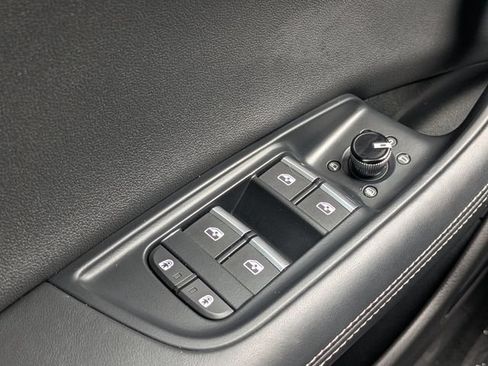 Used 2024 Audi Q8 Prestige w/ Prestige Package AWD/4WD image 25