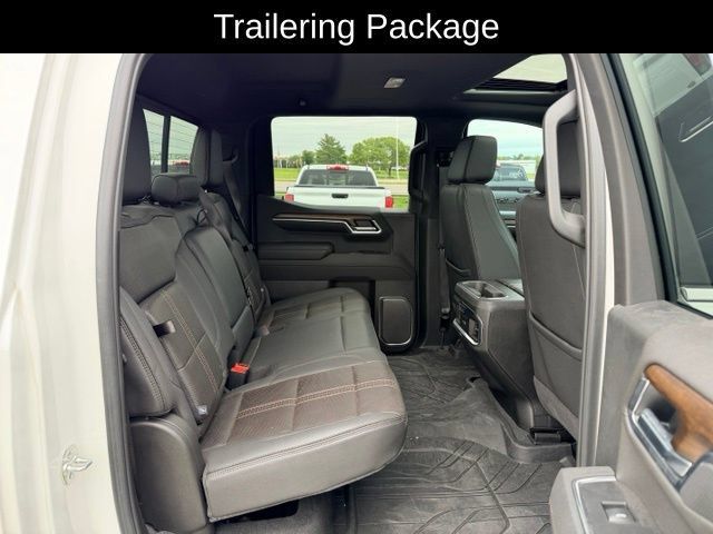 Used 2025 Chevrolet Silverado 1500 High Country AWD/4WD image 10