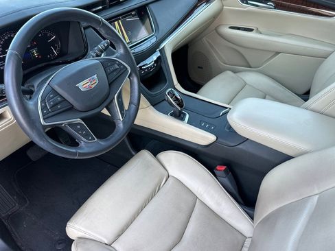 Used 2017 Cadillac XT5 Luxury w/ Driver Awareness Package AWD/4WD image 10
