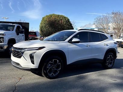 Used 2025 Chevrolet Trax LT