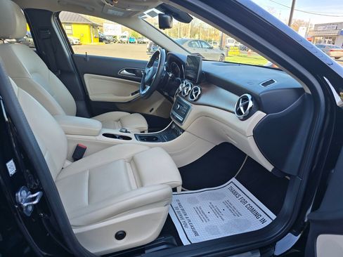 Used 2018 Mercedes-Benz GLA 250 4MATIC image 12