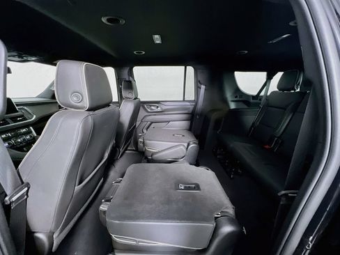 Used 2023 GMC Yukon XL SLT w/ SLT Luxury Package AWD/4WD image 24