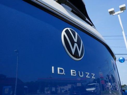 New 2025 Volkswagen ID. Buzz 1st Edition image 4