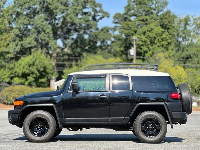 Used 2010 Toyota FJ Cruiser 4WD w/ Upgrade Pkg 2 image 8