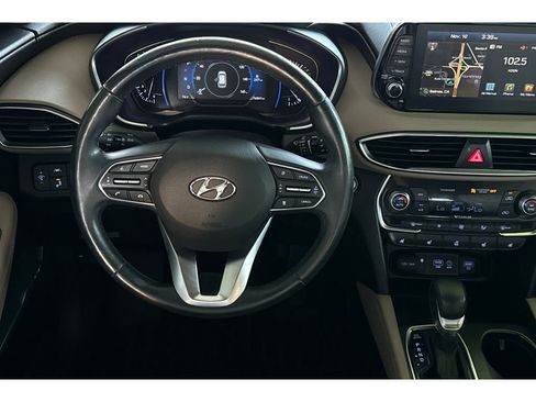 Used 2019 Hyundai Santa Fe image 16