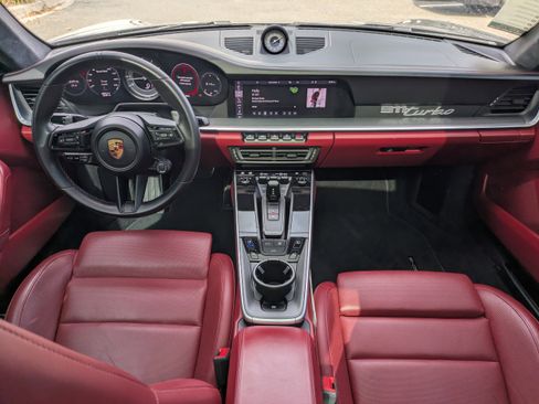 Used 2021 Porsche 911 Turbo image 2