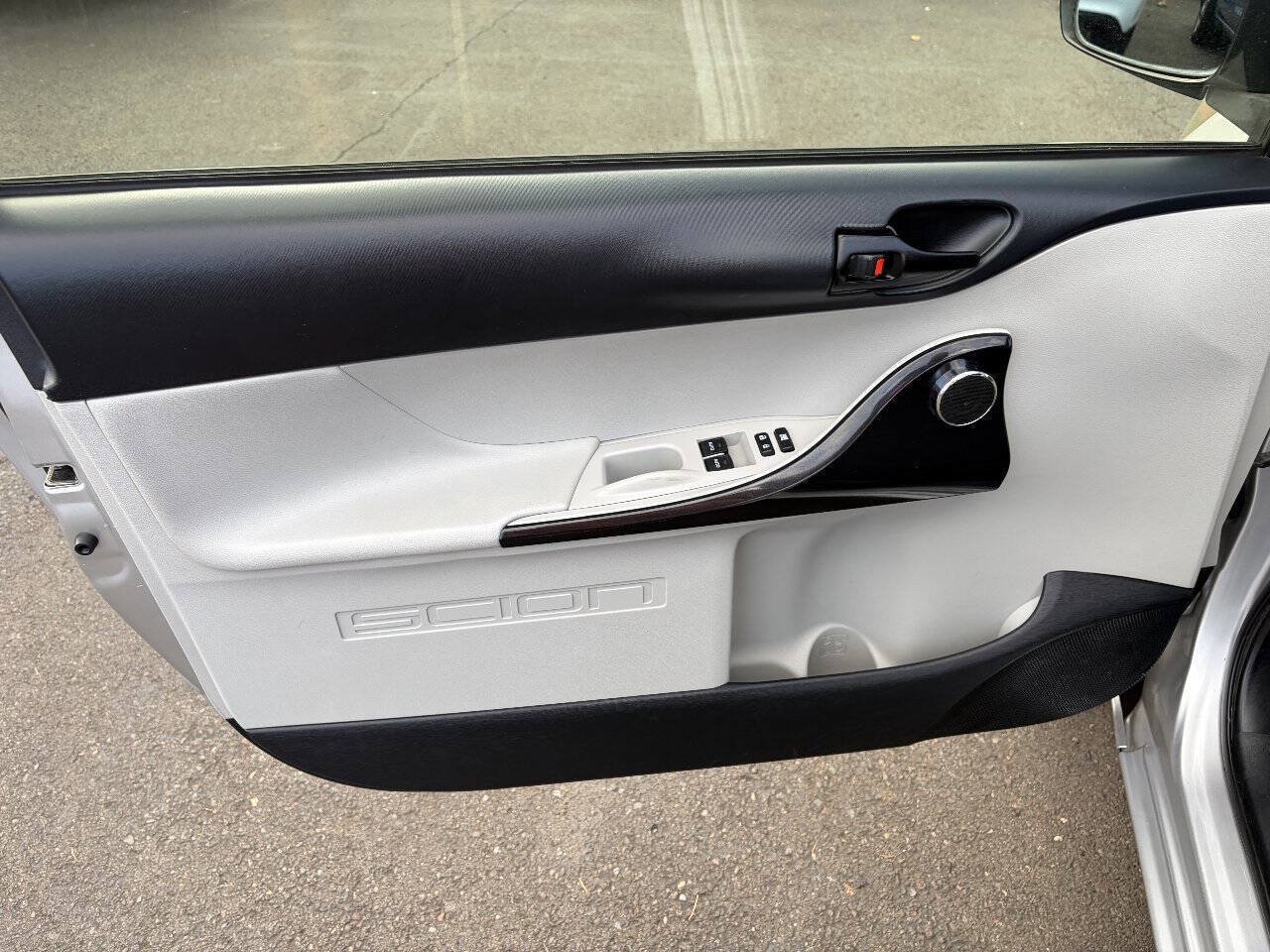 Used 2012 Scion iQ w/ Rear Speaker Pkg FWD image 10