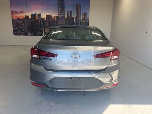 Used 2019 Hyundai Elantra SE image 7