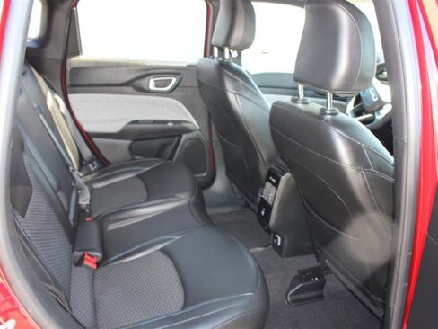 Used 2025 Jeep Compass Latitude w/ Convenience Group image 14