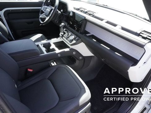 Used 2025 Land Rover Defender 110 S AWD/4WD image 22