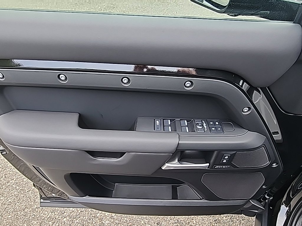 New 2026 Land Rover Defender 110 S AWD/4WD image 10
