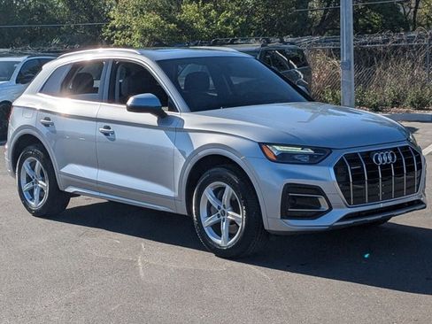 Used 2023 Audi Q5 Premium w/ Convenience Package image 3