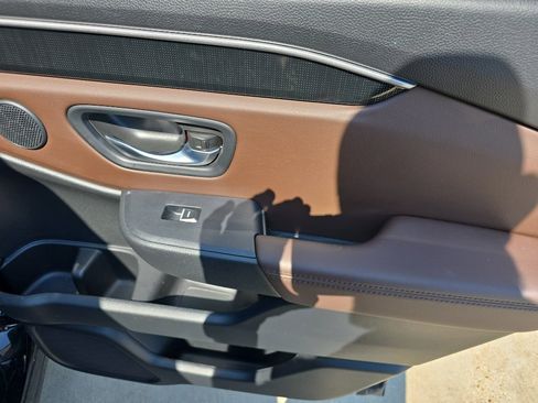 Used 2025 Honda Pilot Elite image 18