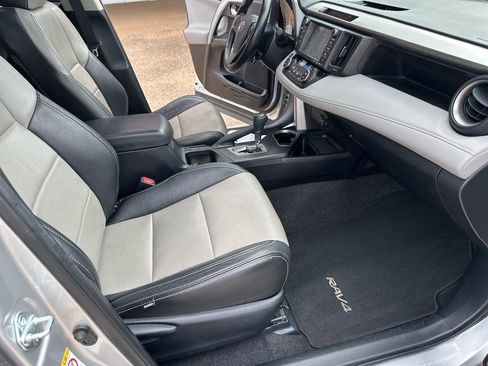 Used 2016 Toyota RAV4 XLE image 19