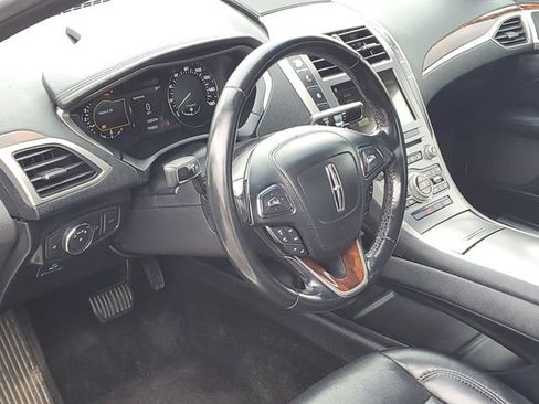 Used 2017 Lincoln MKZ Reserve FWD image 9