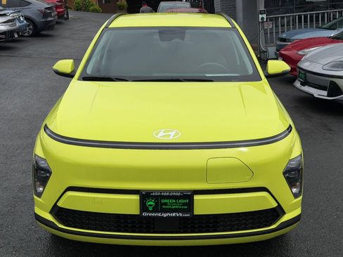 Used 2024 Hyundai Kona SEL image 2