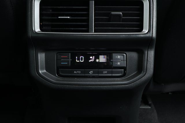 Used 2024 Volkswagen Atlas SE AWD/4WD image 28