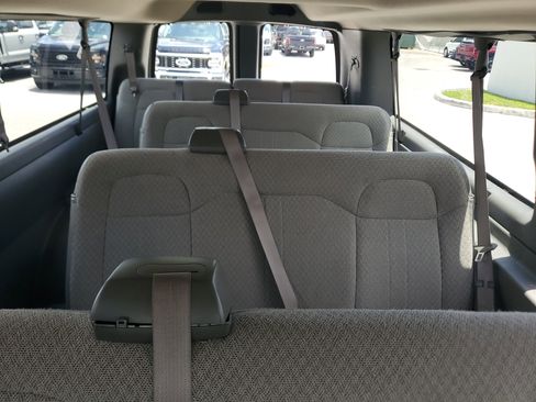 Used 2025 Chevrolet Express 3500 LT w/ LT Preferred Equipment Group RWD image 14