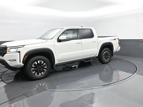 Used 2024 Nissan Frontier PRO-4X w/ Off-Road Protection Package AWD/4WD image 2
