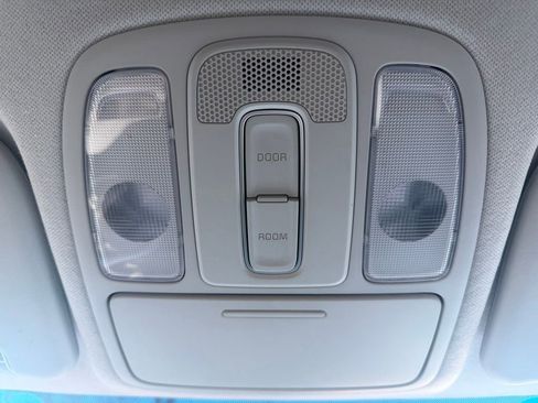 Used 2015 Kia Soul + image 19