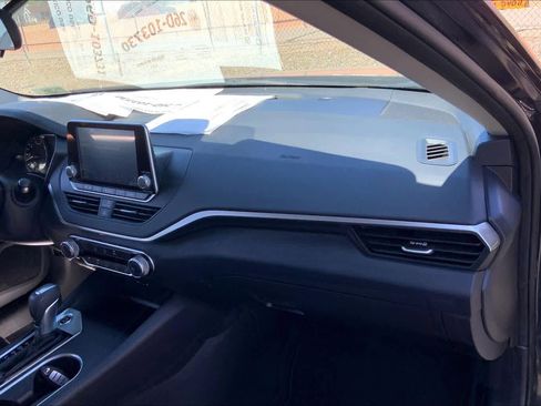 Used 2022 Nissan Altima 2.5 SV image 16