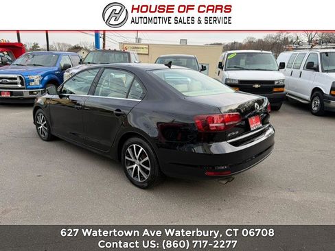 Used 2018 Volkswagen Jetta SE image 3