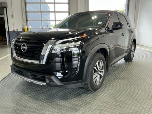 Used 2025 Nissan Pathfinder SL w/ Cargo Package FWD image 2