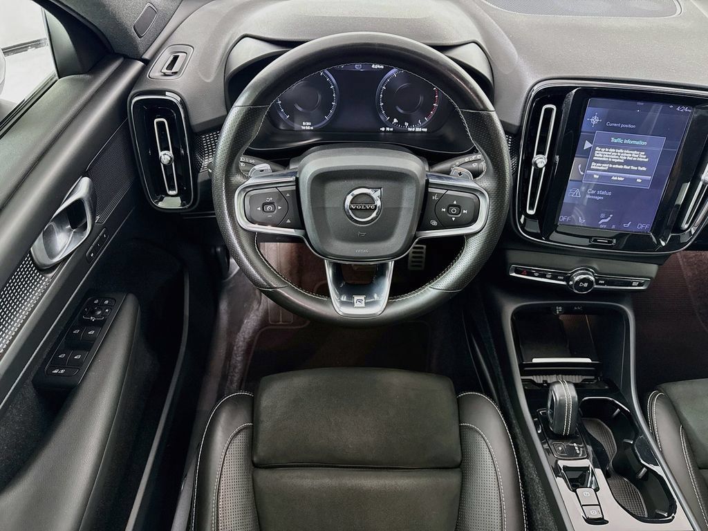 Used 2019 Volvo XC40 T5 R-Design AWD/4WD image 10