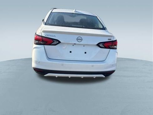 Used 2025 Nissan Versa SR w/ Trunk Package image 8