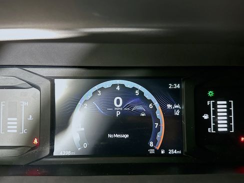 Used 2025 Toyota Tacoma SR image 19