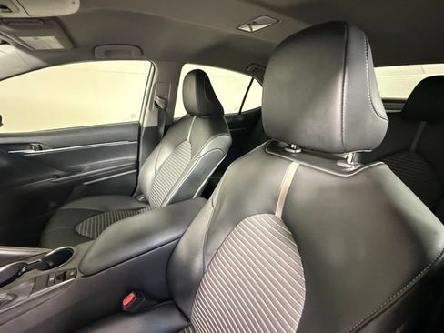 Used 2021 Toyota Camry SE AWD/4WD image 14