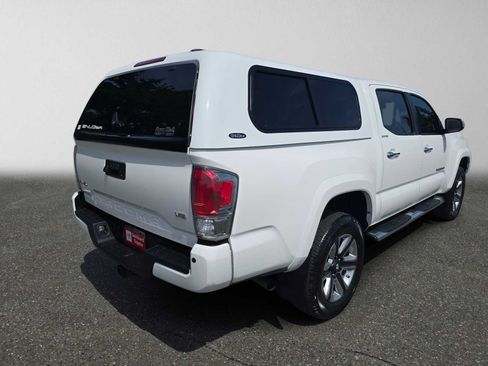 Used 2019 Toyota Tacoma Limited AWD/4WD image 3
