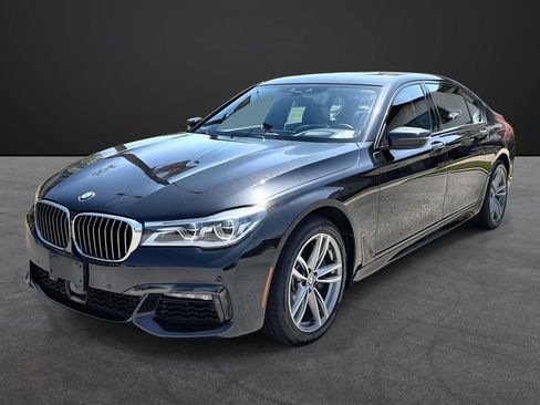 Used 2019 BMW 750i xDrive w/ Executive Package AWD/4WD image 1