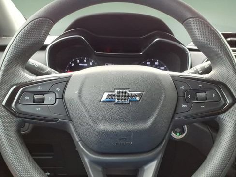 Used 2022 Chevrolet TrailBlazer LT w/ Convenience Package FWD image 24