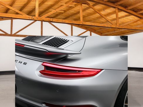 Used 2017 Porsche 911 4 Coupe AWD/4WD image 6
