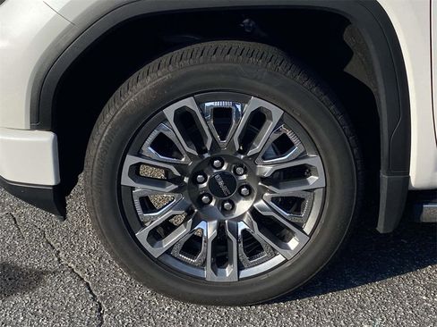 Used 2023 GMC Sierra 1500 Denali Ultimate image 8