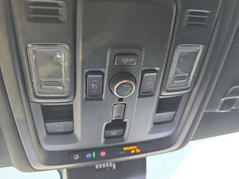Used 2025 GMC Yukon XL Denali w/ Denali Reserve Package AWD/4WD image 43
