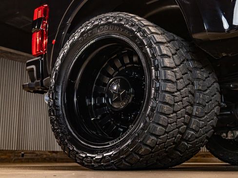 Used 2026 Ford F450 Platinum w/ FX4 Off-Road Package image 16