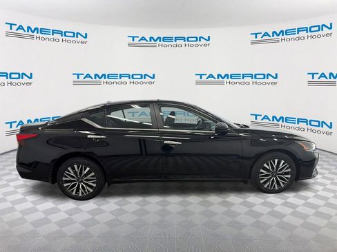 Used 2023 Nissan Altima 2.5 SV w/ SV Premium Package image 6