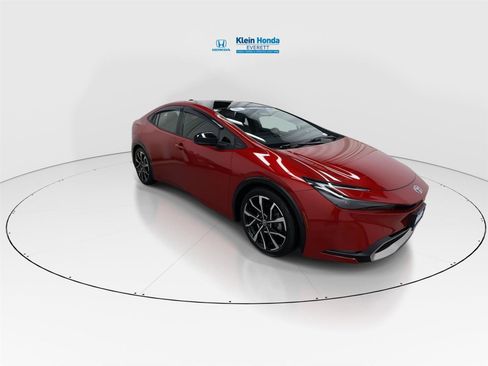 Used 2024 Toyota Prius Prime FWD image 4