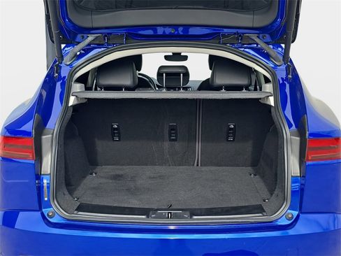 Used 2019 Jaguar E-PACE SE image 14