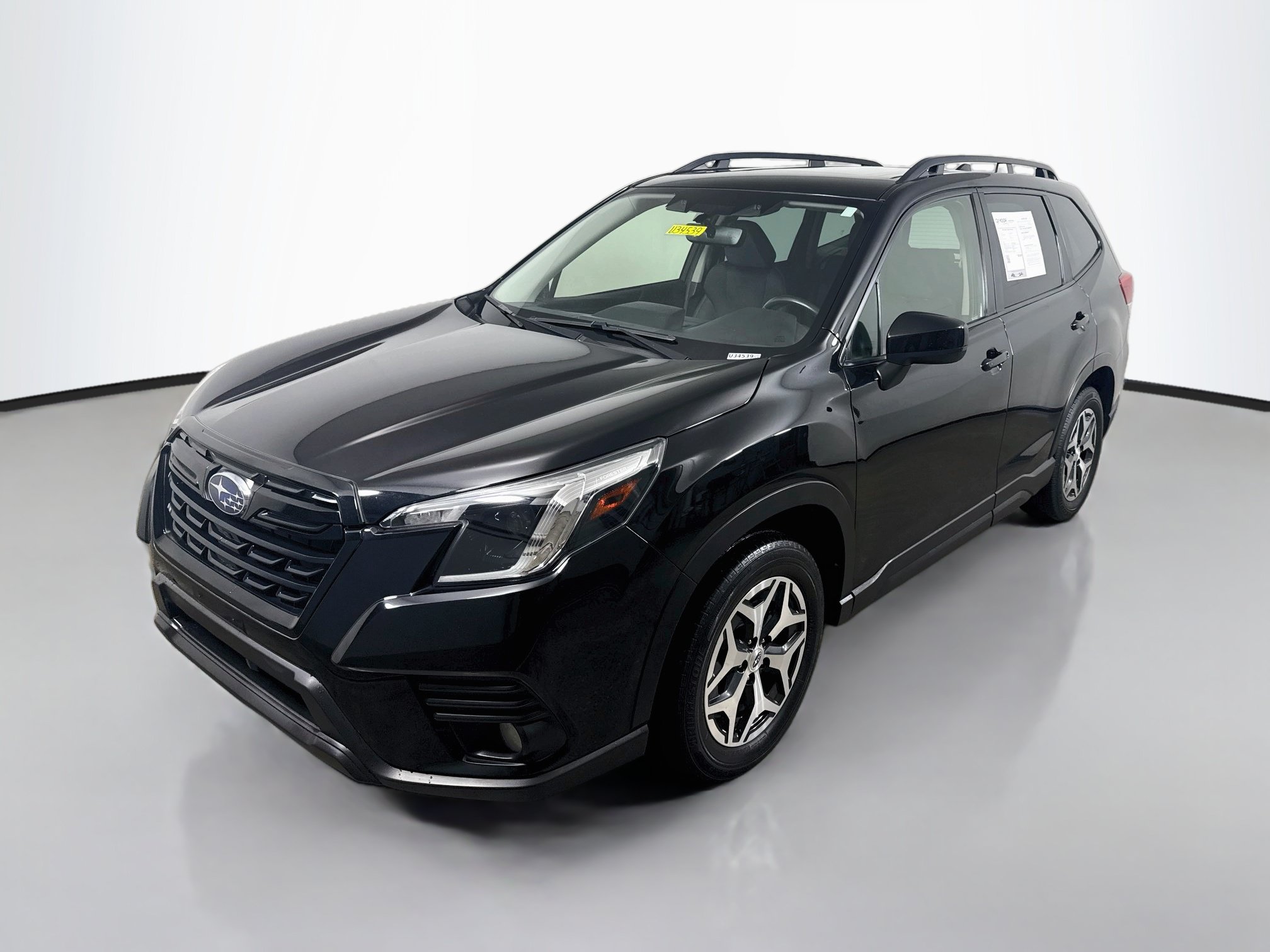 Used 2023 Subaru Forester Premium AWD/4WD image 3