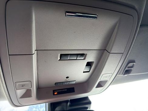 Used 2018 Chevrolet Silverado 1500 High Country image 37