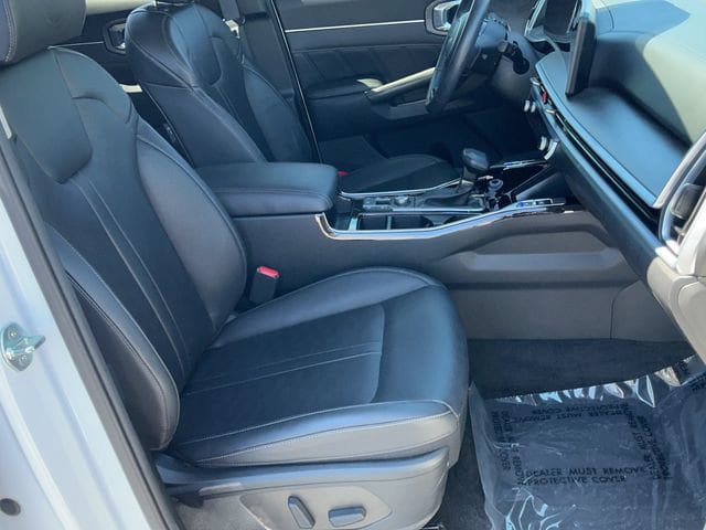 Used 2025 Kia Sorento SX AWD/4WD image 23