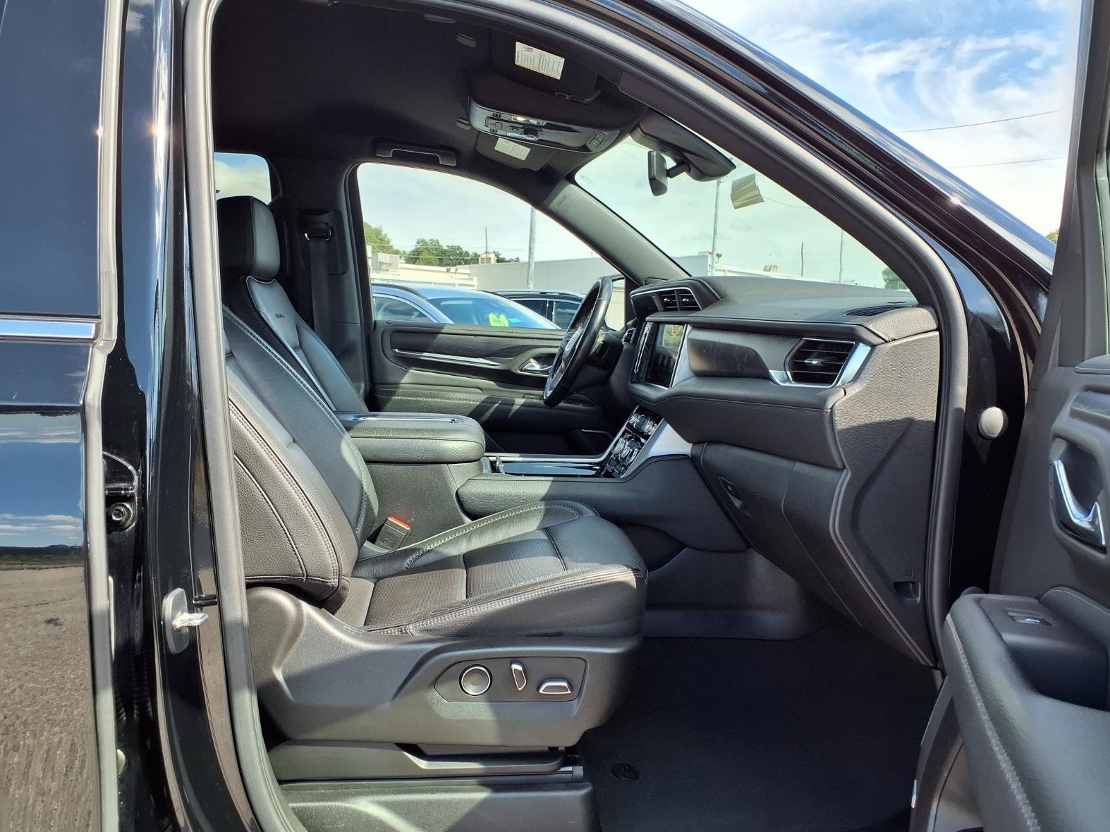 Used 2021 GMC Yukon Denali AWD/4WD image 26