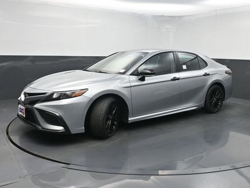 Used 2022 Toyota Camry SE FWD image 21